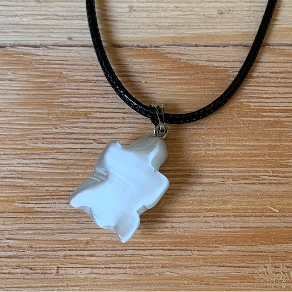 Shimmering White Cat's Eye Fiber Optic Glass Turtle Pendant Necklace Adjustable - Picture 5 of 11